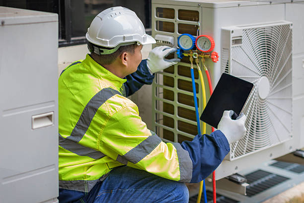 Professional Hvac Installation technician working in Skidmore, TX